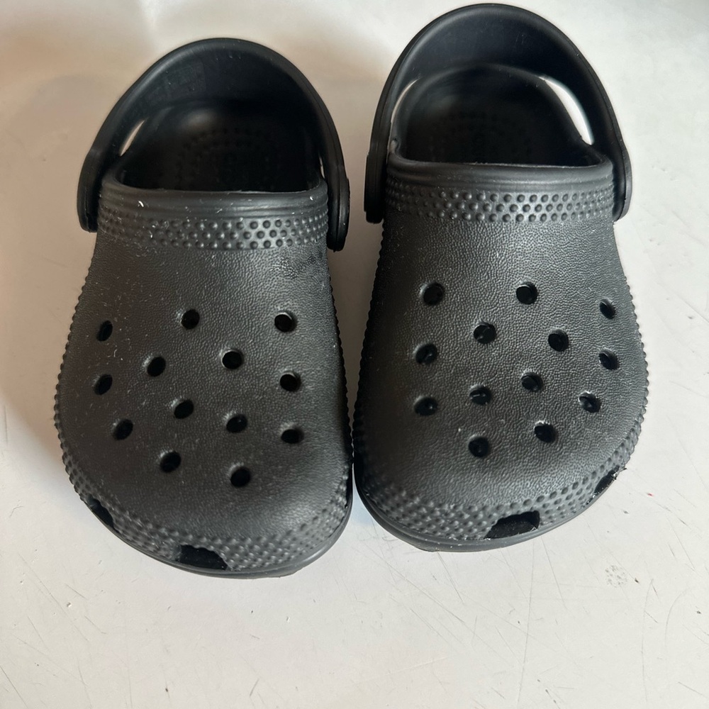 Black Water Shoes with Ventilation and Heel Strap